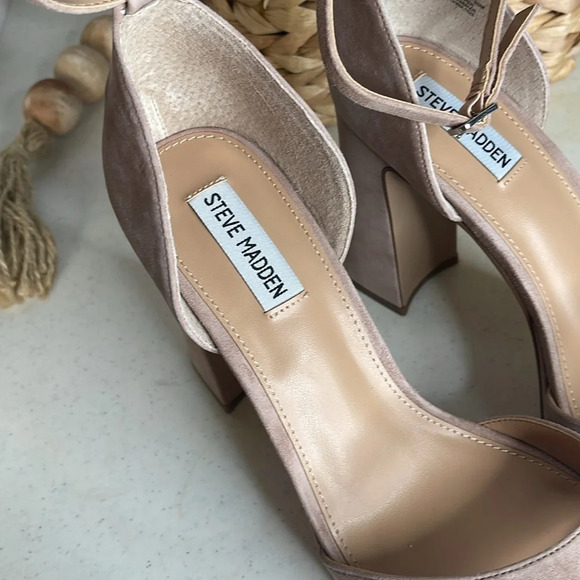 Steve Madden
Women's Natural Spence Ankle Strap Platform Sandal Sz 10 - Picture 7 of 9